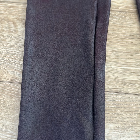 Spanx Faux Leather Burgandy leggings EUC - Picture 2 of 7